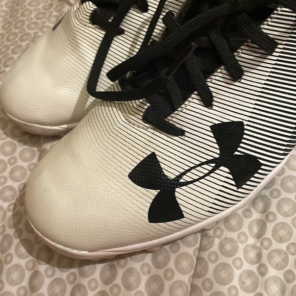 Men’s Under Armour Authentic MLB Baseball Cleats - Picture 3 of 10